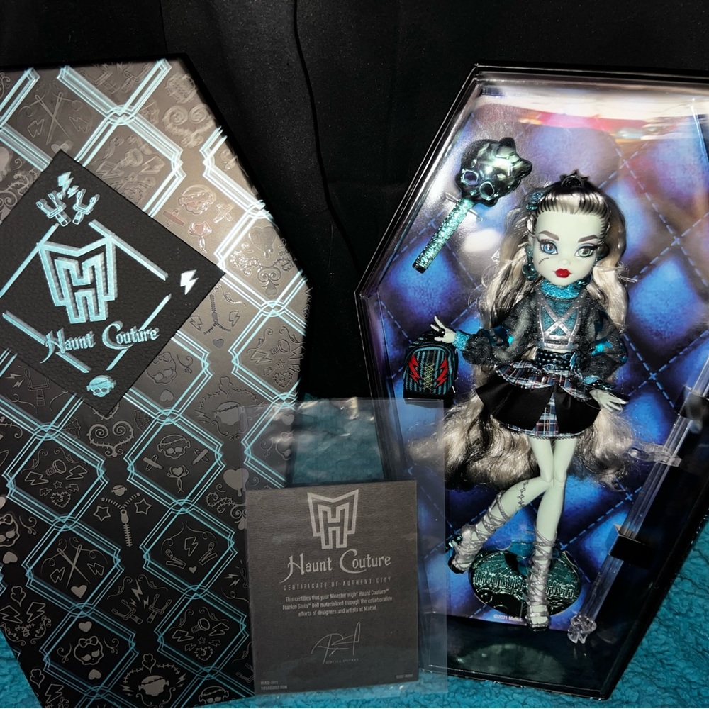 Monster high haunt couture Frankie stein doll new